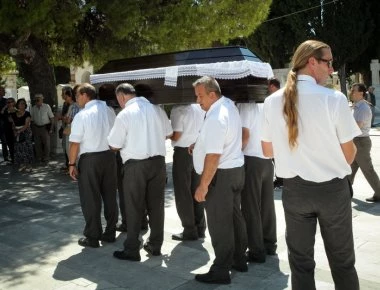 Φίλοι και συγγενείς αποχαιρέτησαν τον Κυριάκο Διακογιάννη (φώτο)